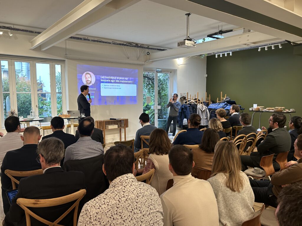 Erwan Lomenech et Raphaël Arnaud présentant lors de la table ronde agent IA EÜRUS