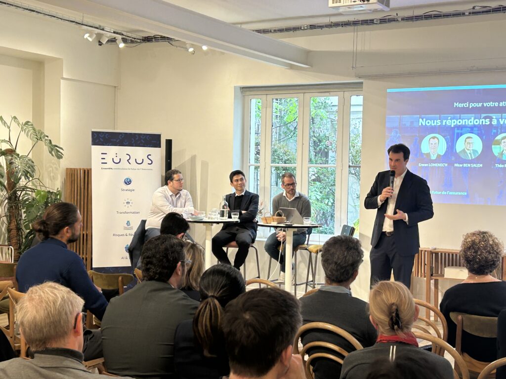 Erwan Lomenech présentant lors de la table ronde agent IA EÜRUS