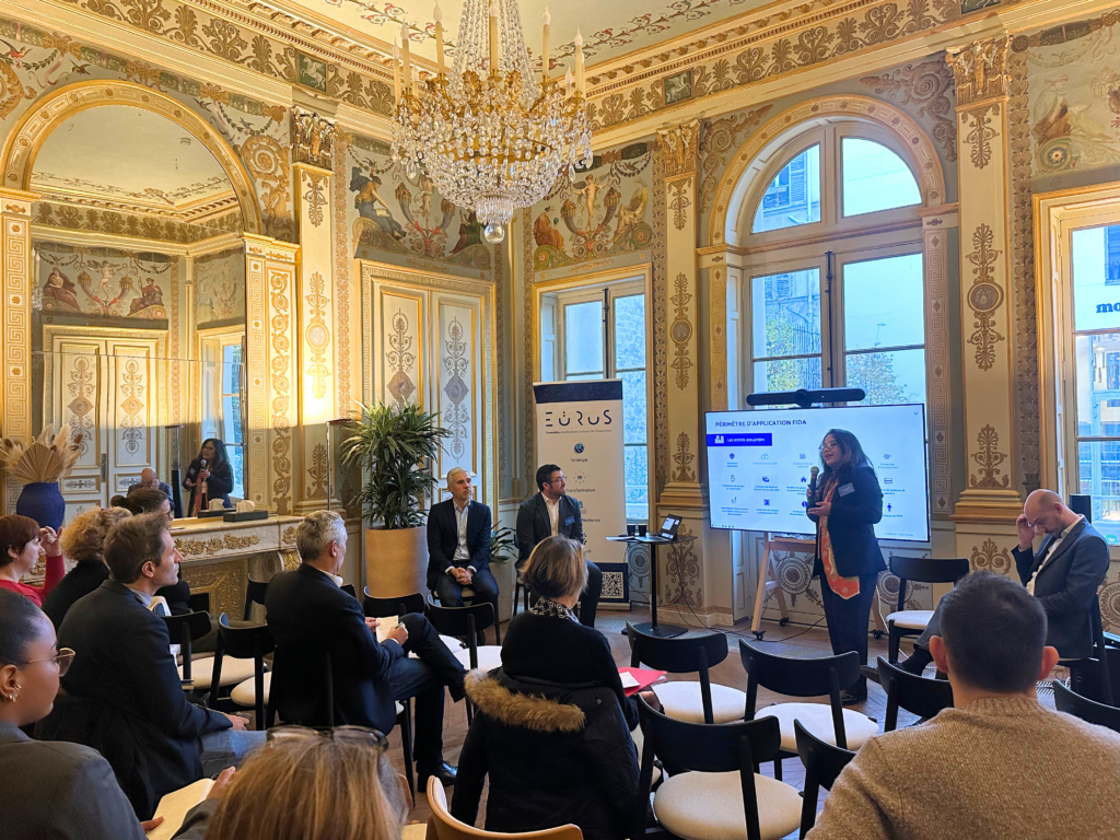 Aina Ratsimbazafy présentant lors de la table ronde FIDA organisée par EÜRUS